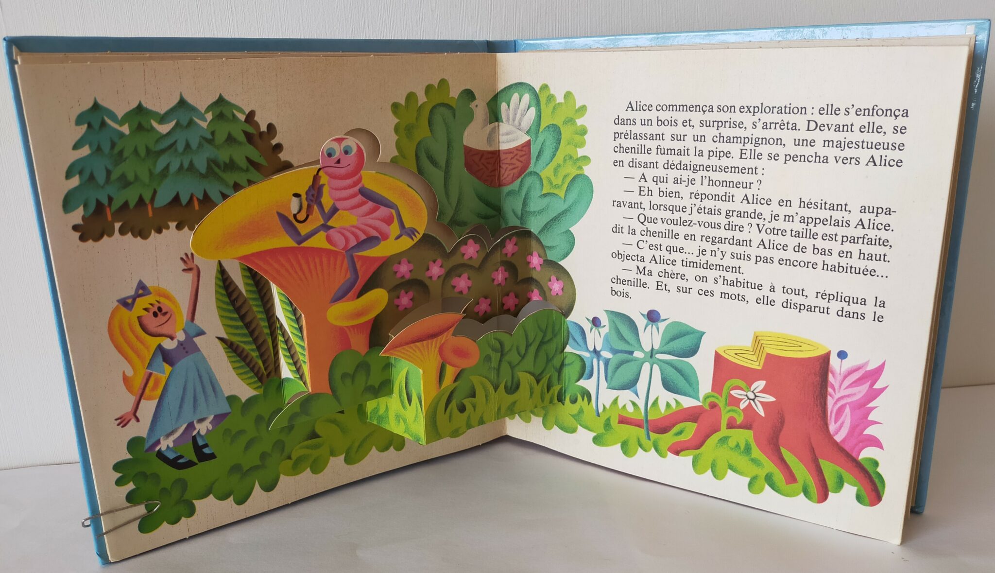 Livre Pop Up Alice Au Pays Des Merveilles www.pop-up-feerie-livresanimes.fr